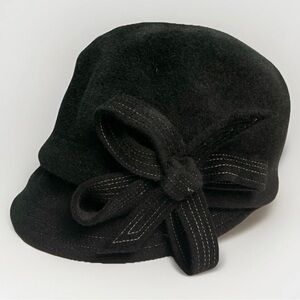 Susan Carrolan Millinery Retro Hat Cloche Black Flower